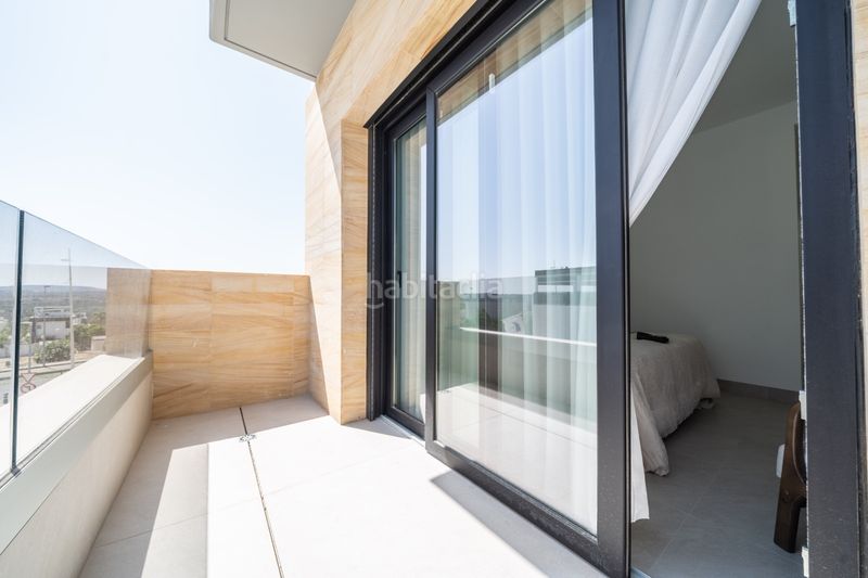 Foto f8baa266-f8b9-4cdc-a143-12f6bb3e9633. Casa a schiera con piscina in Benijófar