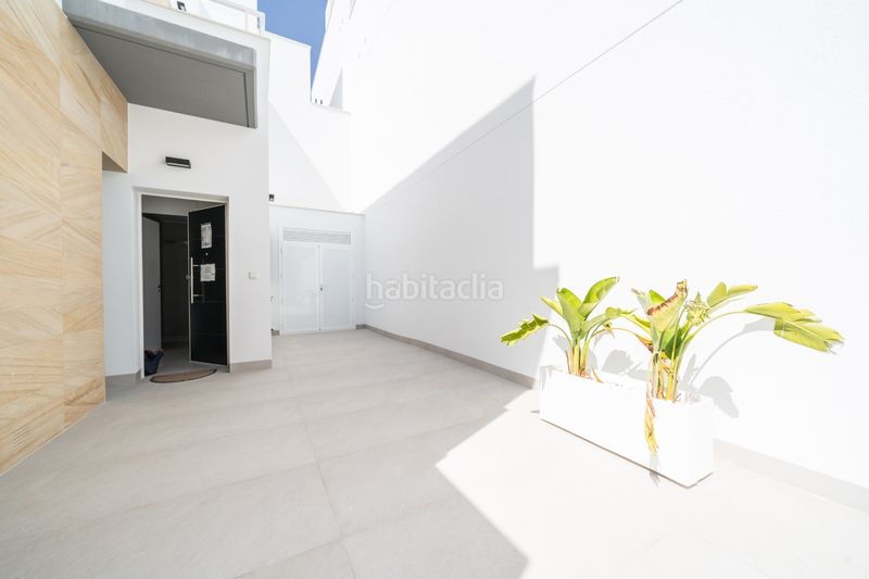 Foto fb243e38-8a6f-48fd-95e9-d256e2941df9. Casa a schiera con piscina in Benijófar
