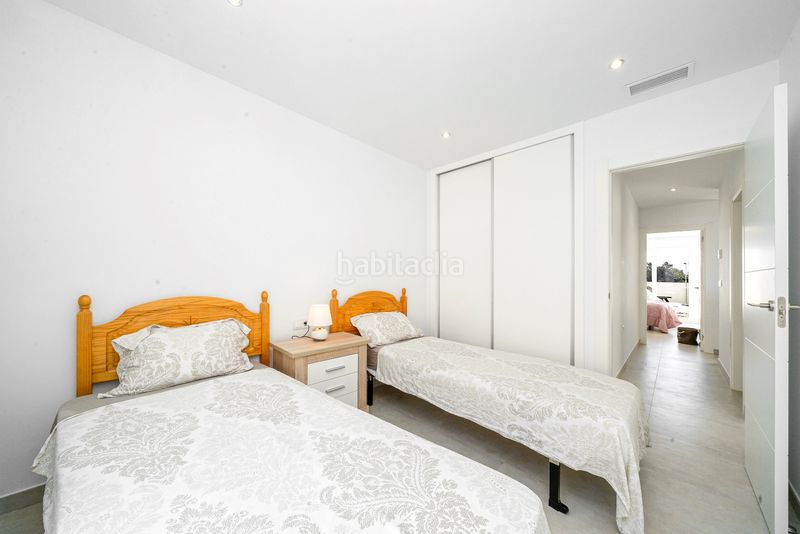Foto b8a6647b-402f-458f-9ce2-0497a705ee3c. Casa amb piscina a Montesinos (Los)