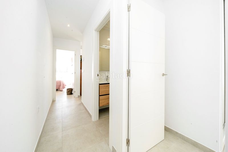 Foto c8eb24d7-f3dc-4041-a5aa-2c609abc8d73. Casa amb piscina a Montesinos (Los)