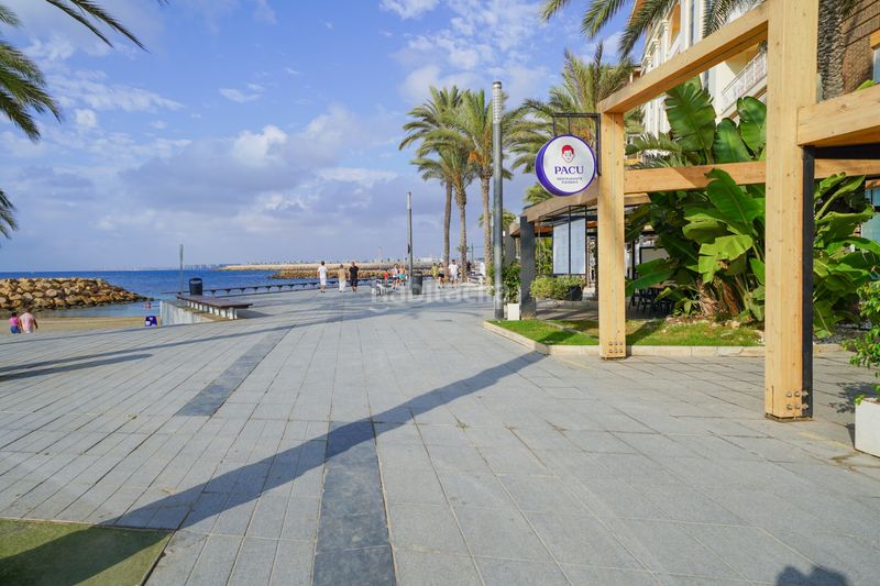Foto eaecd147-5a4e-4c0f-8e8f-001593182ba1. Casa amb piscina a Centro - Muelle Pesquero Torrevieja
