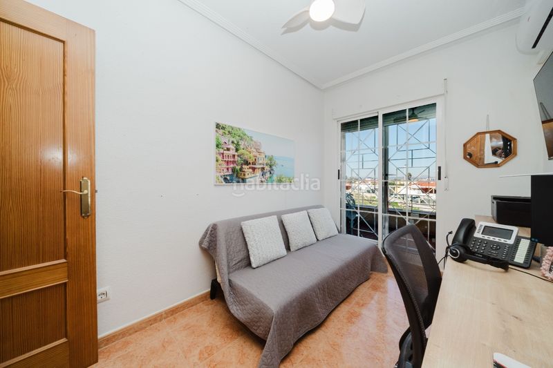 Foto 4b519d42-3053-499d-9810-8d0ff9ad6e00. Casa adossada amb aparcament piscina a Zona Carrefour - Urbanizaciones Torrevieja