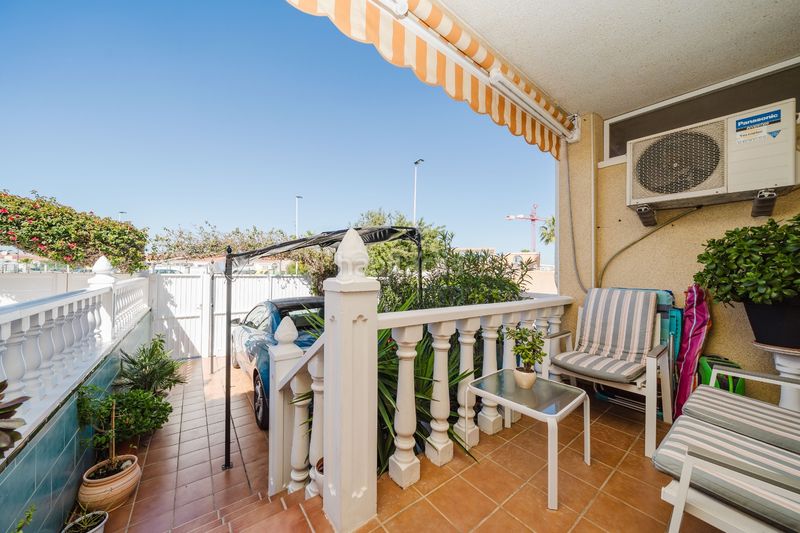 Foto b9b14518-fd2d-4fe3-8288-8ed356265804. Casa adossada amb aparcament piscina a Zona Carrefour - Urbanizaciones Torrevieja