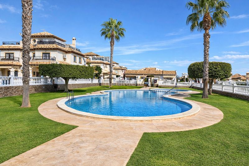 Foto 45d7eb1e-cd15-4319-8435-fe0c373fe540. Casa amb piscina a La Regia Orihuela