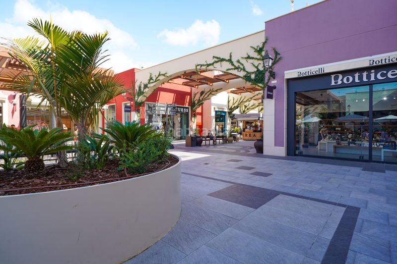 Foto ecbcc2bc-3c95-4351-b0dc-017a9e003c83. Casa amb piscina a La Regia Orihuela