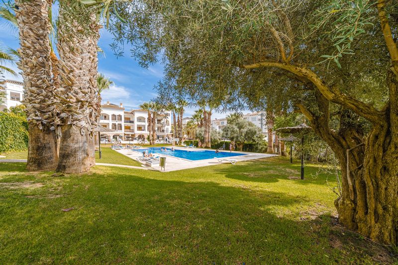 Foto a8b50aa9-5bbb-46c9-ad6d-3413d11e1eb6. Apartament amb piscina a Villamartín-Las Filipinas Orihuela