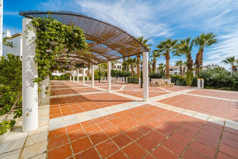 Foto c95f21b2-5218-4e98-aa0c-c98ffc3ae3fd. Apartament amb piscina a Villamartín-Las Filipinas Orihuela
