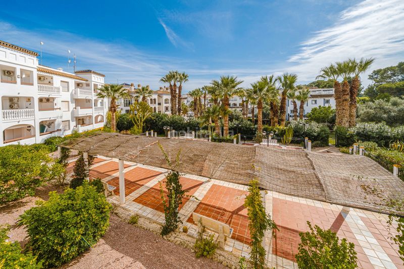 Foto eb5ee010-887e-4110-b68c-178220142a2e. Apartament amb piscina a Villamartín-Las Filipinas Orihuela