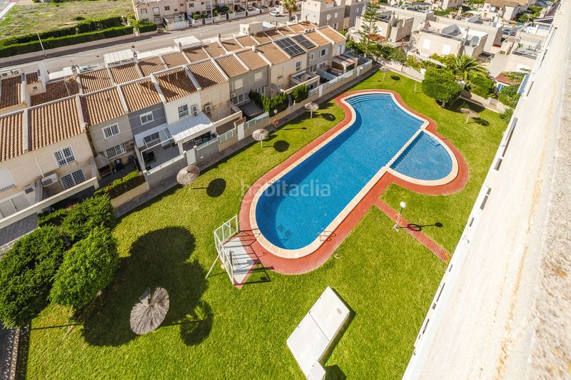 Foto c2ee87fe-fbf3-4f33-b4be-392e25bff5e1. Pis amb calefacció piscina a Aguas Nuevas Torrevieja