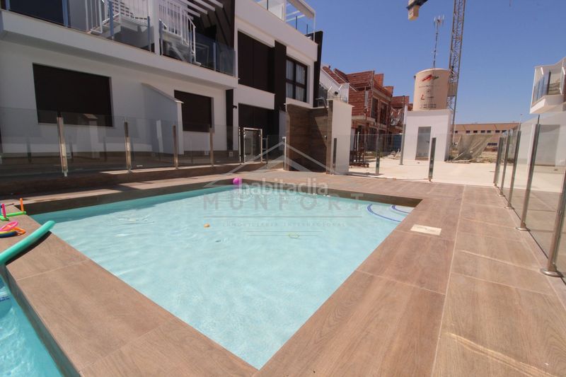 Foto e9fb31d8-665c-4021-95db-59109e513d7f. Pis amb calefacció piscina a San Pedro del Pinatar San Pedro del Pinatar