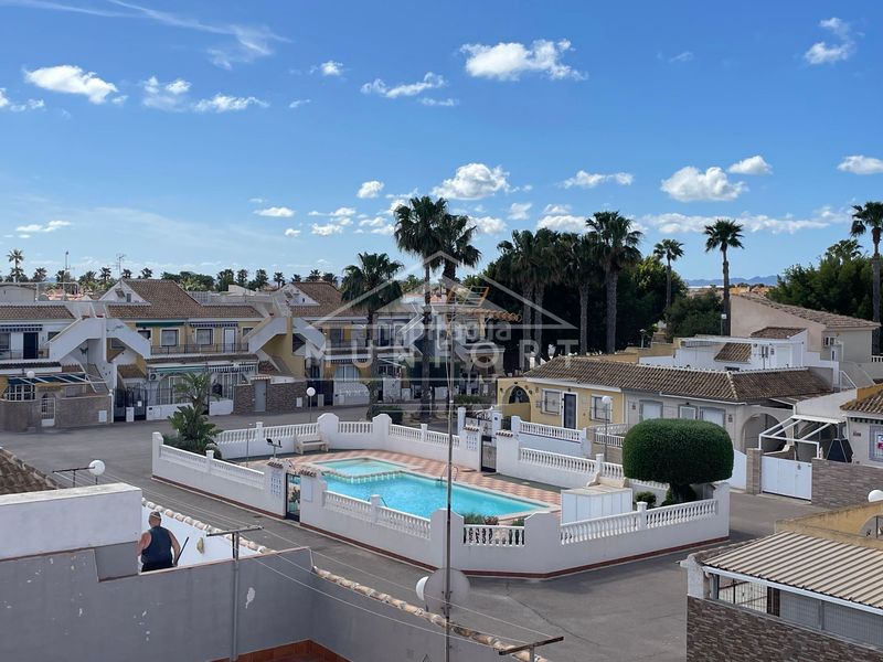 Foto 1f737643-4d69-470a-9581-f86af6b86502. Casa villa en los narejos con 5 dormitorios, piscina comunitaria y parcela de 117 msup2vivienda ref dh1765 dormitoriosjardiacuten de 11 en Alcázares (Los)