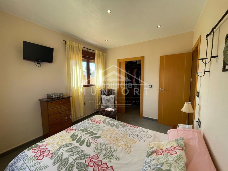 Foto 542022b6-8287-45f8-bbbe-95ca6bd6ca90. Casa villa en los narejos con 5 dormitorios, piscina comunitaria y parcela de 117 msup2vivienda ref dh1765 dormitoriosjardiacuten de 11 en Alcázares (Los)