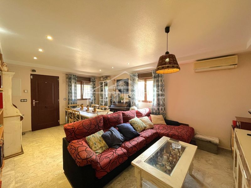 Foto 8379ae9b-3bbc-44b6-9a4d-1c49b8c7b453. Casa villa en los narejos con 5 dormitorios, piscina comunitaria y parcela de 117 msup2vivienda ref dh1765 dormitoriosjardiacuten de 11 en Alcázares (Los)