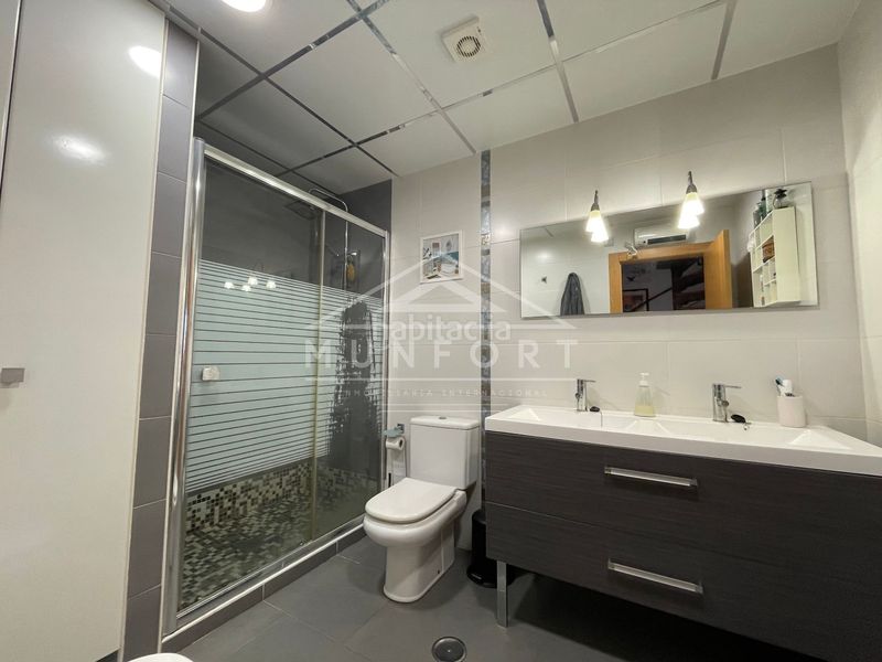 Foto b9c386cb-b8c2-4321-baba-9abecd89cb39. Casa villa en los narejos con 5 dormitorios, piscina comunitaria y parcela de 117 msup2vivienda ref dh1765 dormitoriosjardiacuten de 11 en Alcázares (Los)