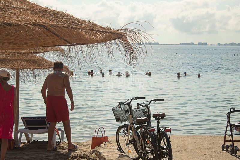 Foto f20a7d4c-c18c-45e1-9f83-e90f769bc4f4. Casa villa en los narejos con 5 dormitorios, piscina comunitaria y parcela de 117 msup2vivienda ref dh1765 dormitoriosjardiacuten de 11 en Alcázares (Los)