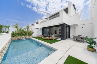 Appartement à Santiago de La Ribera. Villa con 3 dormitorios y piscina privada en santiago de la ribe