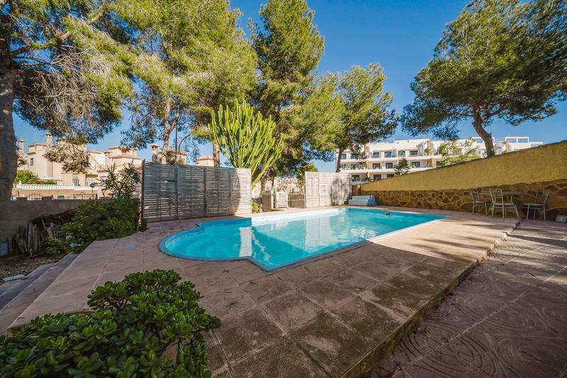 Foto 22cd052d-01b1-4046-b64f-3a0e8df53988. Casa amb aparcament piscina a Villamartín-Las Filipinas Orihuela