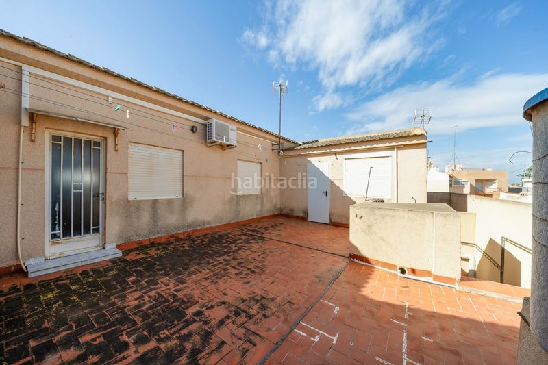 Foto ea184a5a-eb5a-4bd4-9785-0c1012f7947a. Casa adossada a Centro Alcázares (Los)