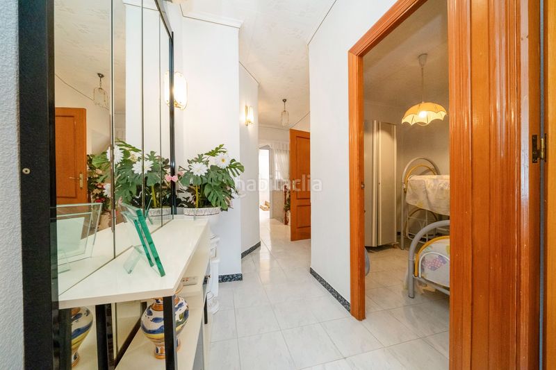 Foto effc3b0a-22e1-4e2e-953a-a551f44807d3. Casa adossada a Centro Alcázares (Los)