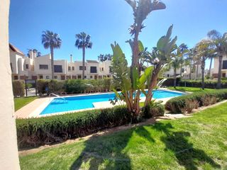 Reihenhaus in Roda. Adosado en roda golf con 2 dormitorios, solaacuterium privado y