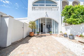 Casa adossada a Villamartín-Las Filipinas. Ref jb043adosado reformado con 3 dormitorios, 2 bantildeos, sola