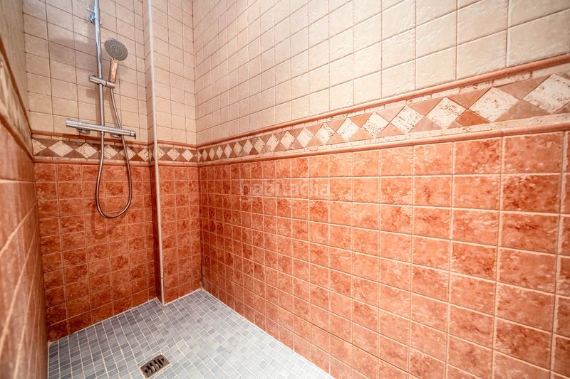 Foto a3b87ac1-b4ae-4ff2-a4f9-ca983e61a120. Xalet amb aparcament piscina a La Zenia Orihuela