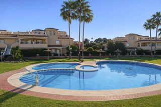 Casa en Mil Palmeras. Bungalow en mil palmeras con 2 dormitorios, solaacuterium, pisci