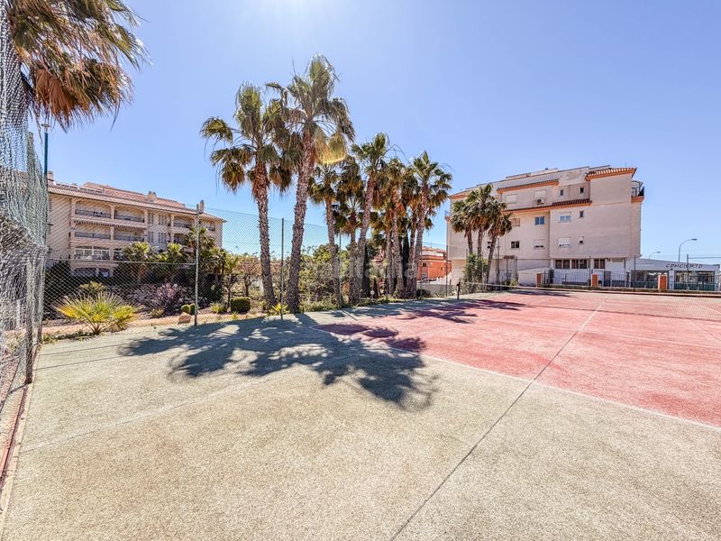 Foto 40688f21-bc74-4284-90d2-e1c365c7338d. Pis amb aparcament piscina a Playa Flamenca Orihuela