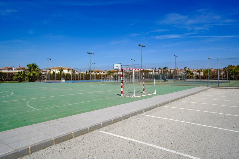 Foto 83a037bf-50a1-402e-a933-661643f4d8ff. Pis amb aparcament piscina a Playa Flamenca Orihuela