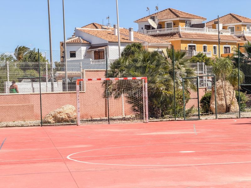 Foto ad7d3801-d4cb-4b51-8ead-c4e32d9038fa. Pis amb aparcament piscina a Playa Flamenca Orihuela
