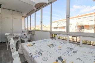 Lloguer Àtic a Mil Palmeras. Distribucioacuten interiorla vivienda se distribuye en un espaci