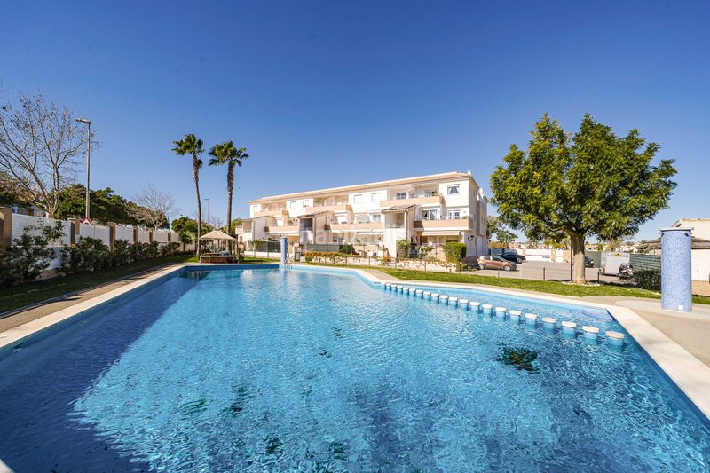 Foto 1874459a-9456-4207-bac6-136dc43241d5. Casa amb aparcament piscina a San Cayetano Torre - Pacheco