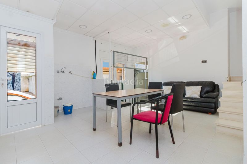 Foto a9edf5b2-2ff2-4288-87ed-17b9b07f7582. Casa adossada amb aparcament a Centro Alcázares (Los)