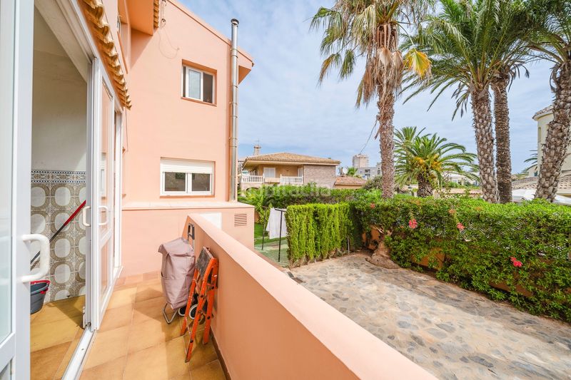 Foto 4e97b452-8af6-42eb-b012-72a1fd330006. Casa amb calefacció aparcament piscina a Entremares Manga del Mar Menor (La)