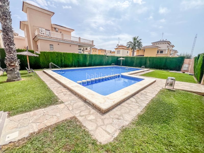 Foto 0f77d384-e380-4576-bcc0-37d39c22faf9. Casa adossada amb aparcament piscina a Los Balcones y los Altos Orihuela