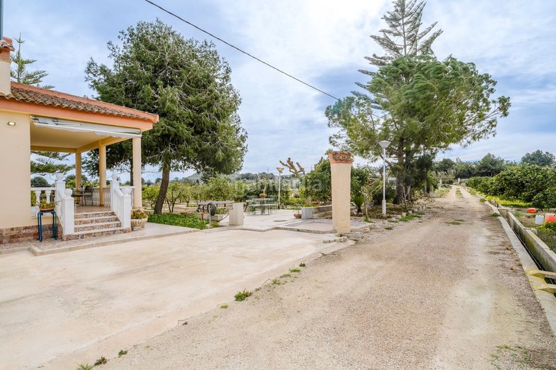 Foto 5e271d84-051f-44a1-b10f-e236ea269990. Casa amb aparcament a Rojales
