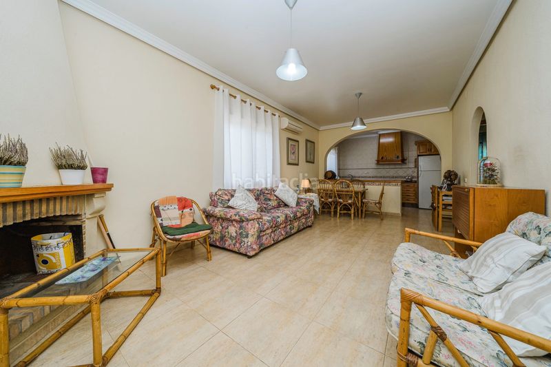 Foto 78f7a31e-f025-451b-89bb-dd8c44596be7. Casa amb aparcament a Rojales