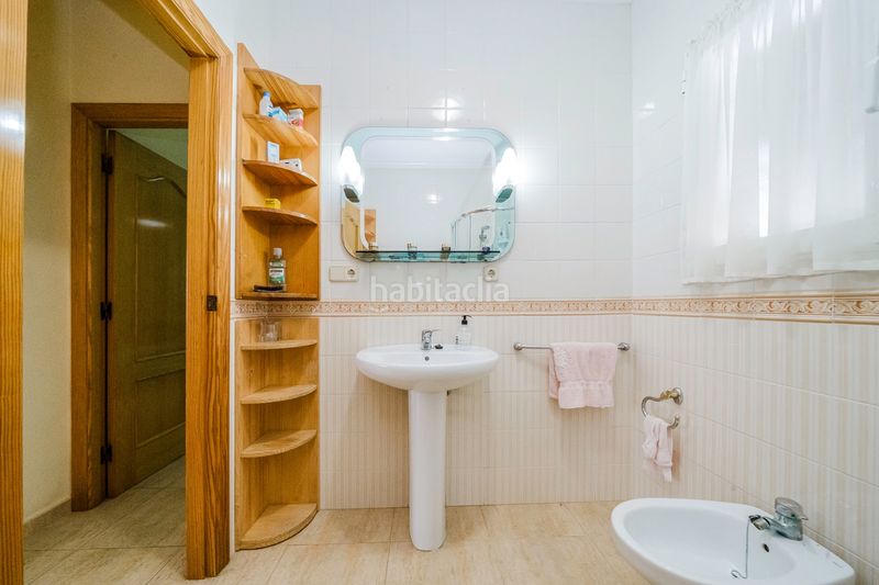 Foto eb4e5e83-d1bb-47fc-a94c-83c88bd969e6. Casa amb aparcament a Rojales