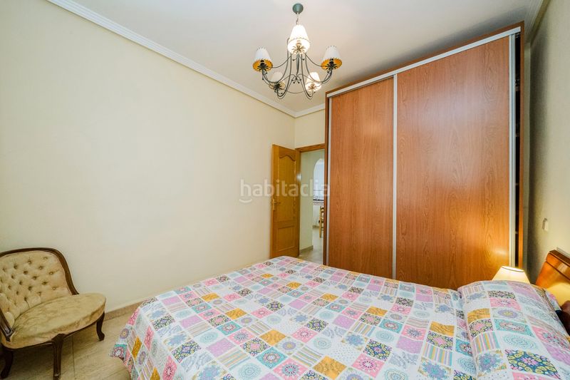 Foto f4cb1a22-c22f-4d49-a558-1bc92be61a36. Casa amb aparcament a Rojales
