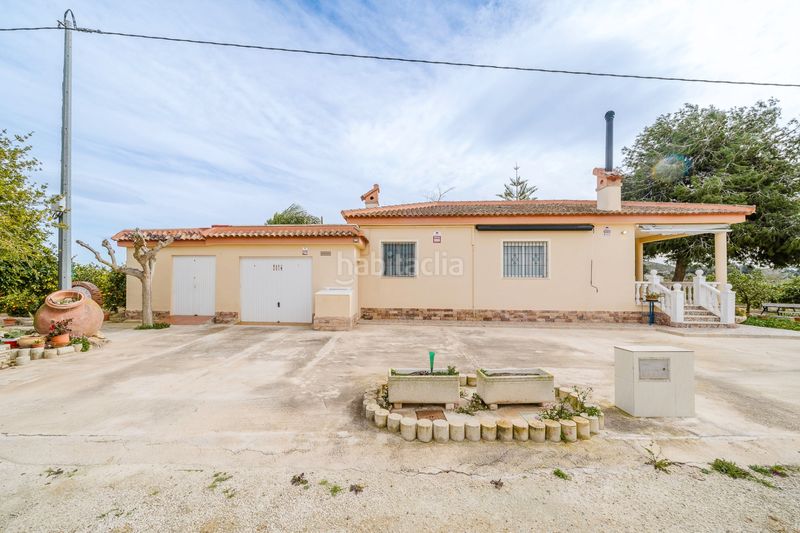 Foto fd14833f-6097-4a5c-b31a-0c731d38a2ae. Casa amb aparcament a Rojales