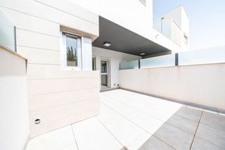 Rent Semi detached house in Santiago de La Ribera. Distribucioacuten coacutemoda y funcionalalquiler vacacional en