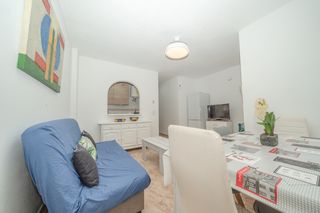 Rent Apartment in Antonio Machado. Distribucioacuten amplia y funcionalalquiler vacacional en torre