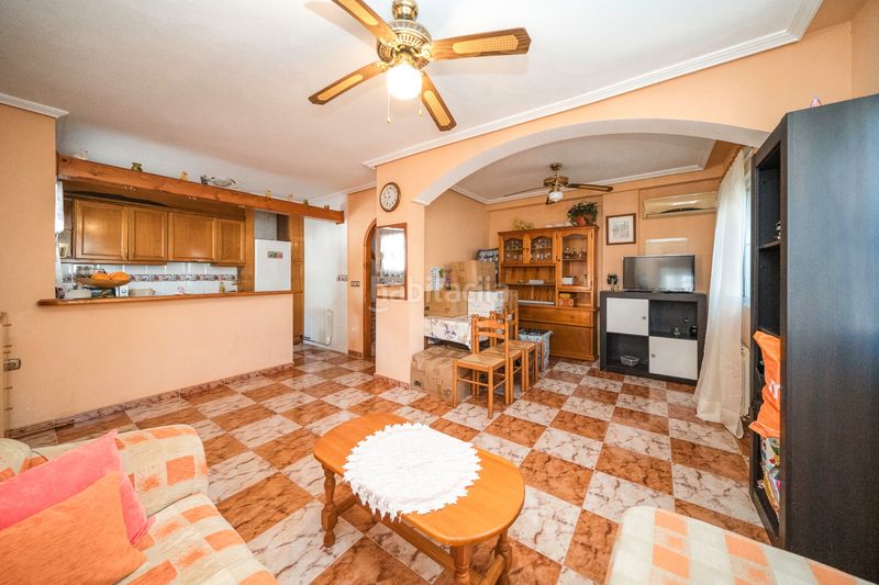 Foto f16ddbdd-8955-4ded-ad4a-e38a5a3693d0. Casa amb piscina a La Regia Orihuela