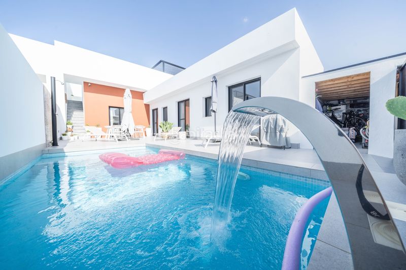 Foto 0ed8d510-0528-4b29-8aee-3c8be37b9d6a. Casa adossada amb aparcament piscina a Roldán Torre - Pacheco
