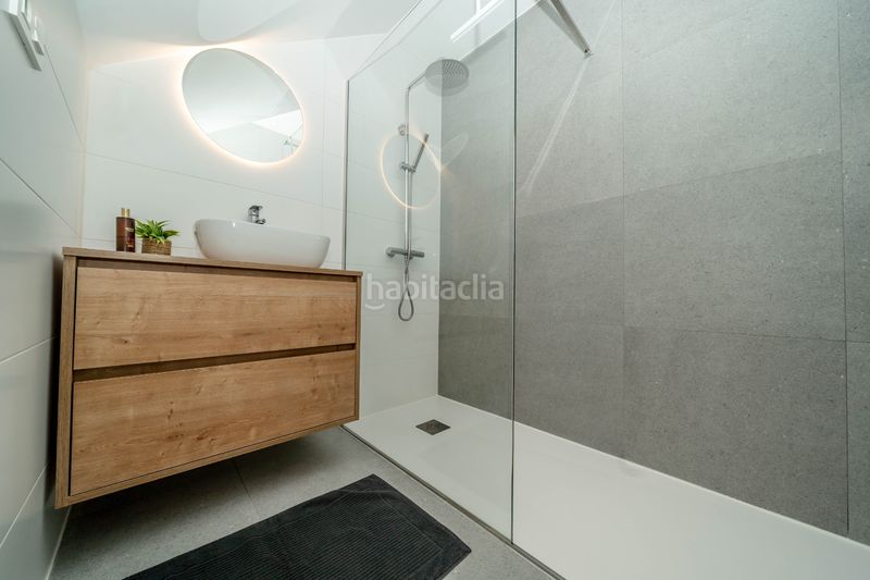 Foto c2a11e02-b529-4986-8ce8-7a2b3eece0fa. Casa adossada amb aparcament piscina a Roldán Torre - Pacheco