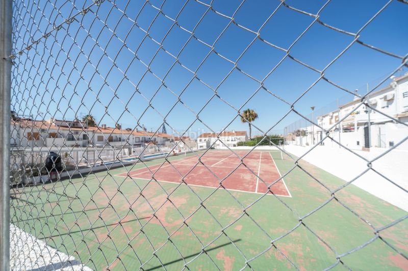 Foto 058c39fe-ad41-4103-b34a-d1a1e3ca1c6f. Casa adossada amb piscina a Torreblanca Torrevieja