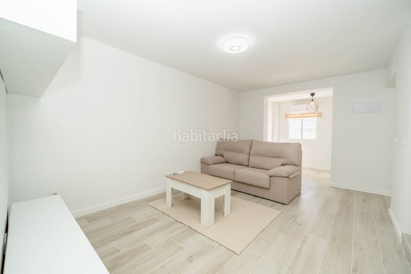 Foto a226d611-f032-473e-8dbc-4d24457bd84a. Casa adossada amb piscina a Torreblanca Torrevieja