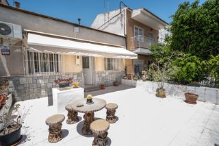 Semi detached house in Los Narejos_Punta Calera. Vivienda uacutenica con una parcela excepcional y un enorme pote