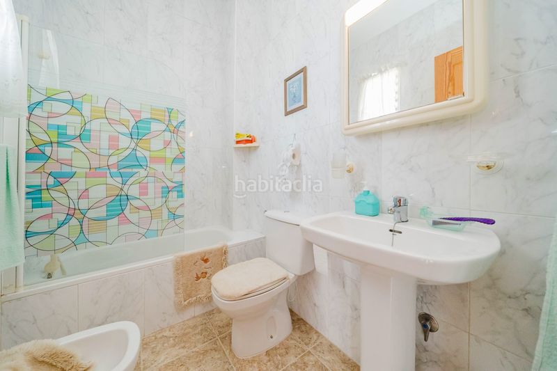 Foto 0ee60e62-dd93-4573-a78b-dd3d49585134. Casa adossada amb aparcament a Centro Alcázares (Los)