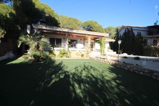 Casa en Campoamor. Ref dh162villa de 138msup2 construidos, con 4 dormitorios y 4 ba
